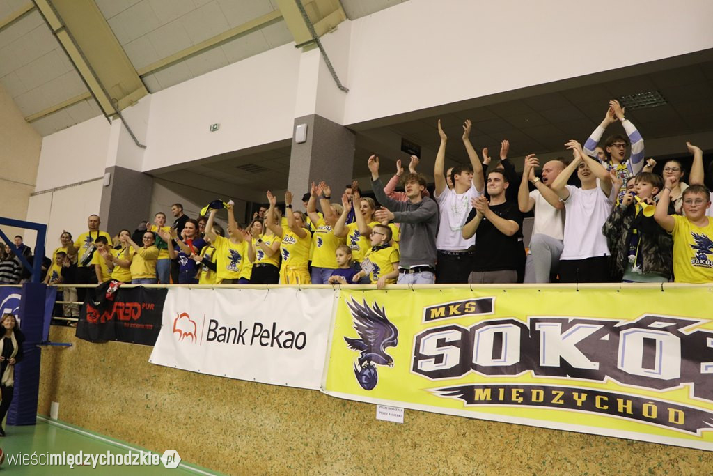 Koszykarskie derby Wielkopolski dla Sokoła