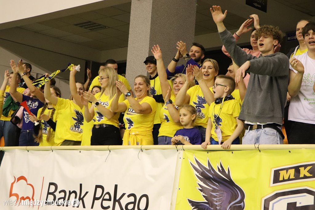 Koszykarskie derby Wielkopolski dla Sokoła