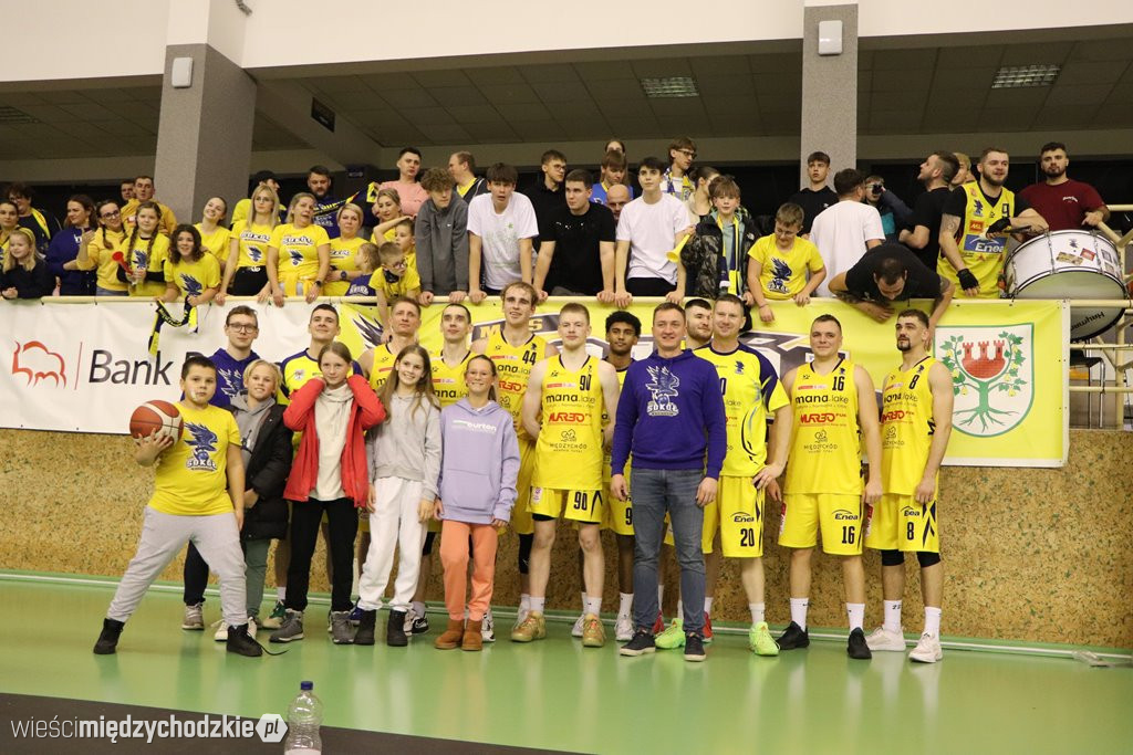 Koszykarskie derby Wielkopolski dla Sokoła