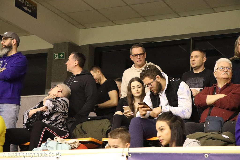 Sokoły nie dały rady liderowi