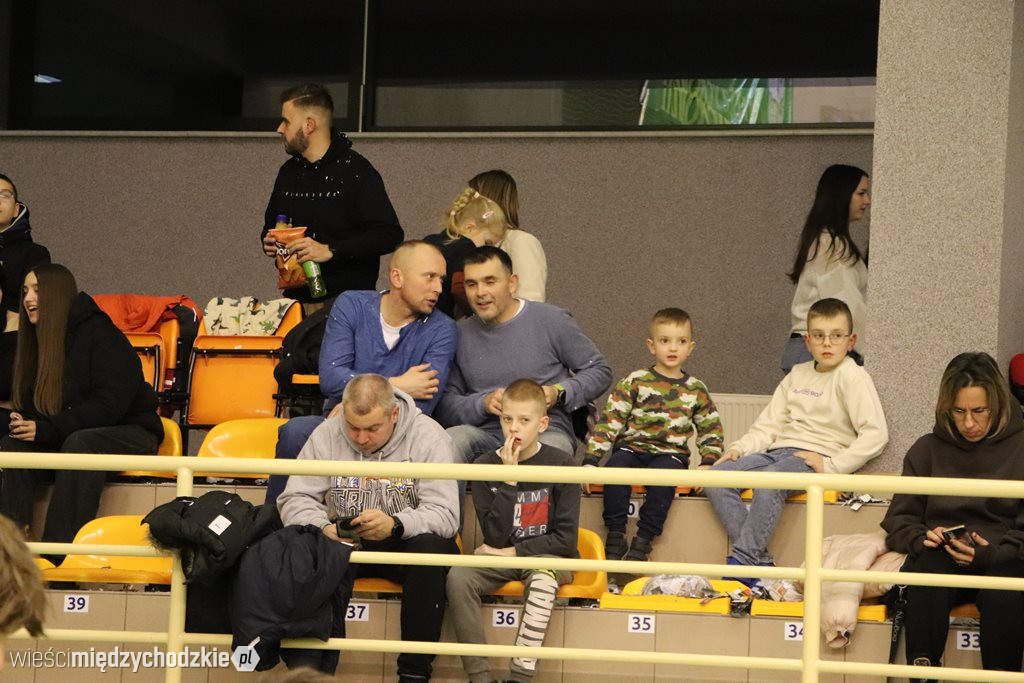 Sokoły nie dały rady liderowi