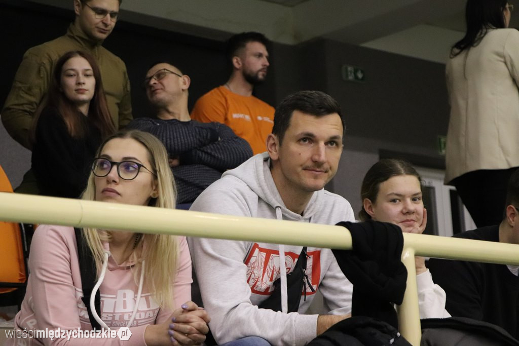 Sokoły nie dały rady liderowi