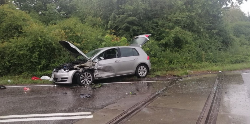 Zderzenie 2 samochodów w Dzięcielinie/foto:D.Wawrzyniak