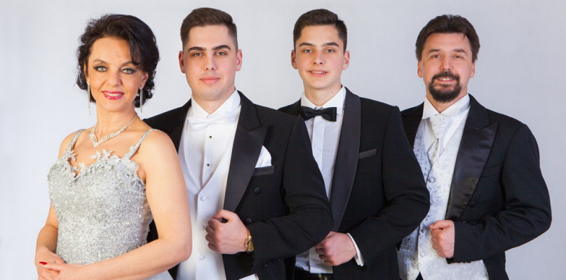 Śpiewająca rodzina Kaczmarków:Iwona,Wojciech,Adam i Potr/foto:archiwum własne Kaczmarków