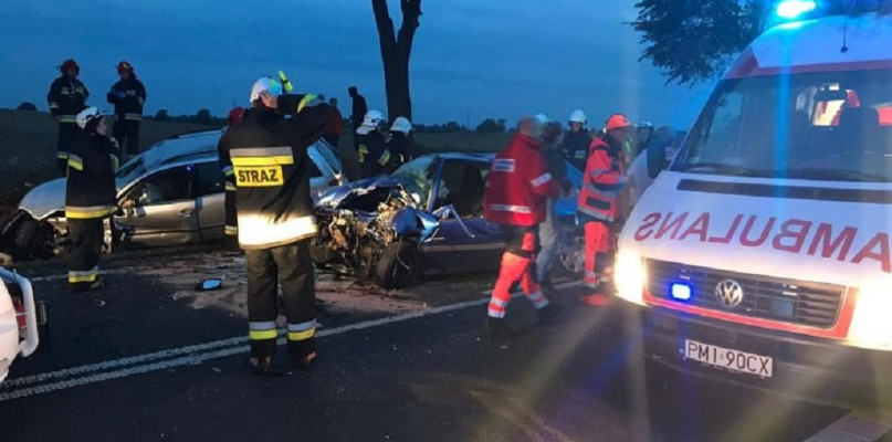 W wypadku ranne zostaly cztery osoby, w tym roczne dziecko/foto:KPP Międzychód