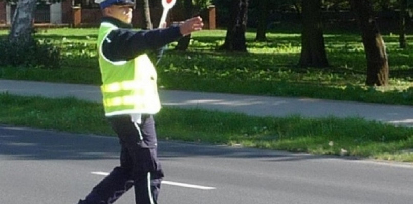 Czeka nas wzmożony ruch na drogach, ale także często zmiana organizacji ruchu przy cmentarzach/foto:KWP Poznań