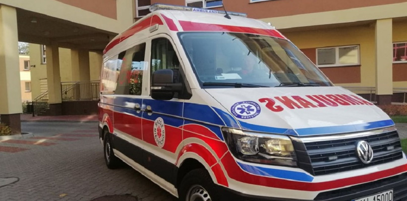 Od dzisiaj Szpital Powiatowy ma do dyspozycji nową karetkę/ foto: Dariusz wawrzyniak