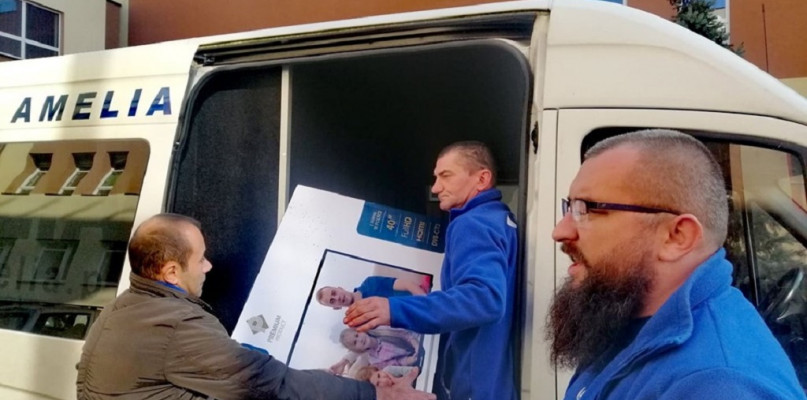 Do szpitala dotarły telewizory zakupione przez firmę AMELIA/foto: Dariusz Wawrzyniak