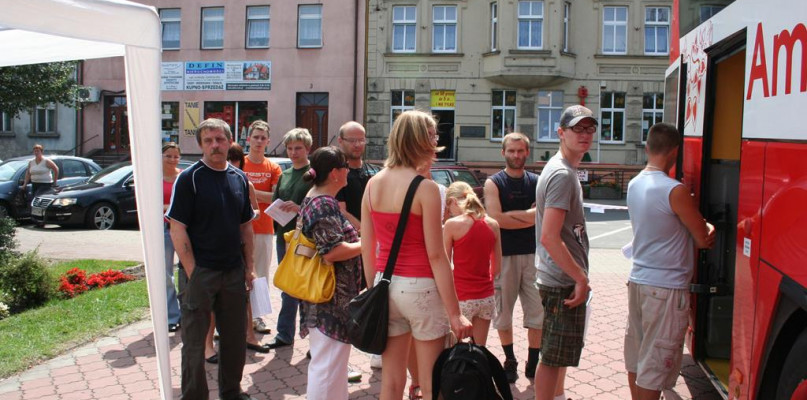 Każdy przyjazd do Sierakowa mobilnego punktu to wielu chętnych do oddawania krwi/foto:Michał Jasiński