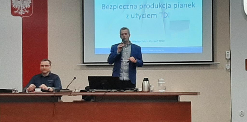 O tym czy produkcja pianki jest bezpieczna przekonywali dzisiaj przedstawiciele inwestora/foto:Krzysztof Suszka