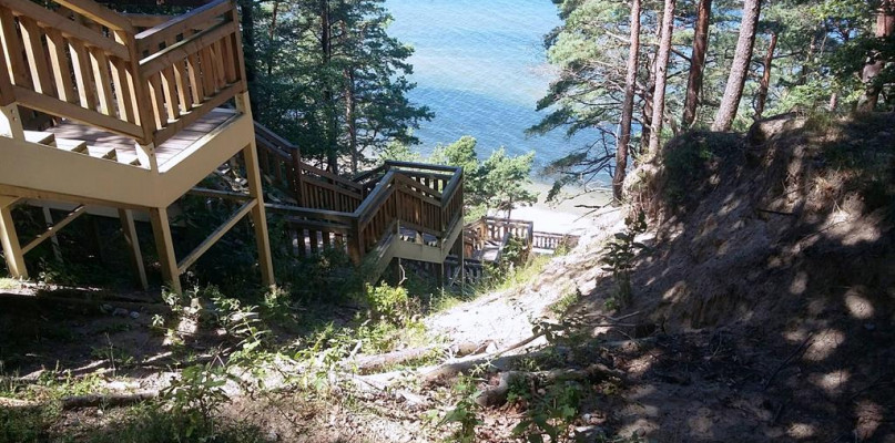 Schody na namorską plażę / foto:Adam Pieszo przez kraj