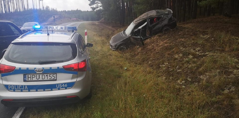Na szczęście kierująca i jej dwójka dzieci jechały w zapiętych pasach/foto: KPP Międzychód