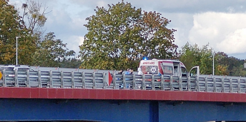 Z mostu na Warcie w Międzychodzie zamierzał skoczyć młody mężczyzna/ foto: Dariusz Wawrzyniak