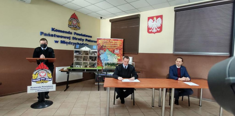 W Komendzie Powiatowej PSP w Międzychodzie odbyła się konferencja prasowa /foto: Dariusz Wawrzyniak