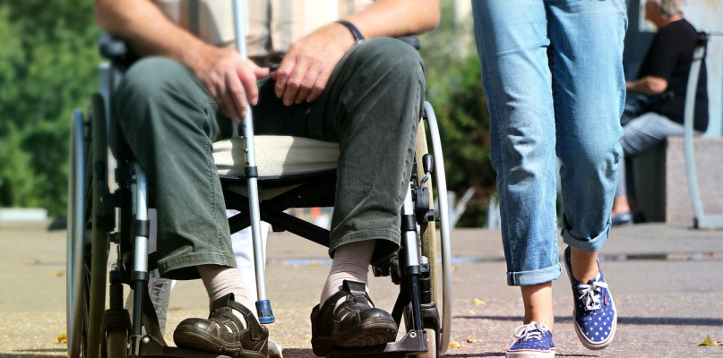 Wsparcie dla osób niepełnosprawnych jest dostępne w kazdym powiecie/foto:pixabay.com