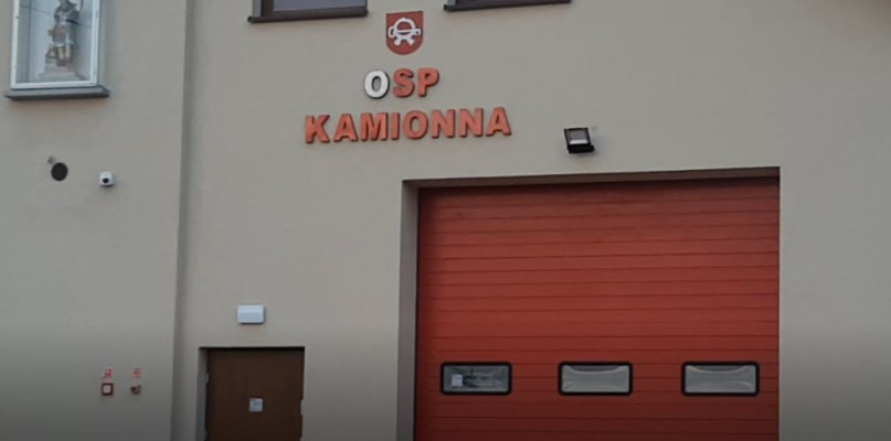 Remiza OSP w Kamionnie ma cofnietą zgodę na użytkowanie. Strażacy nadal jednak z niej korzystają /foto: Krzysztof Suszka