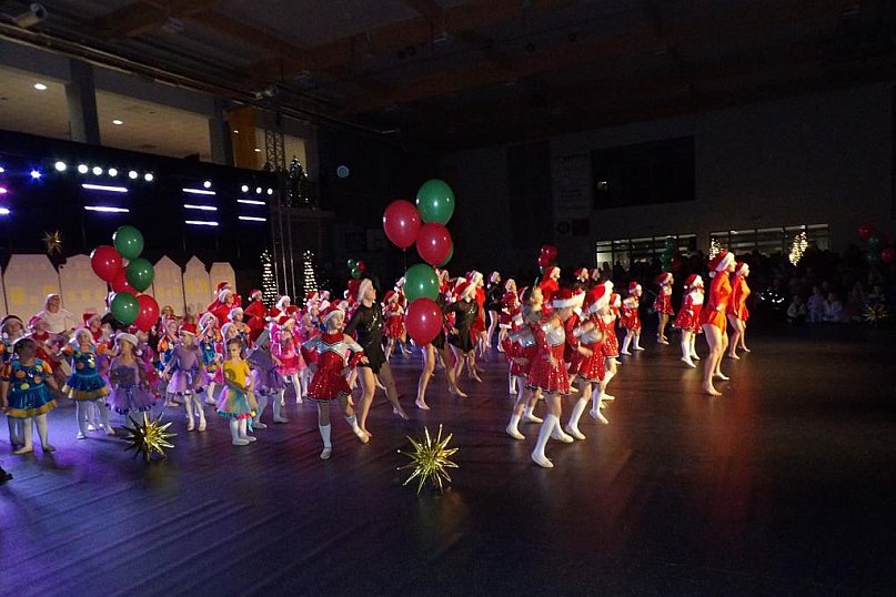 Świąteczny Jarmark w Sierakowie