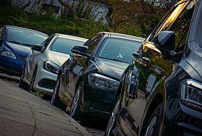 Tysiące samochodów idą pod młotek. Można je mieć za pół ceny-10121