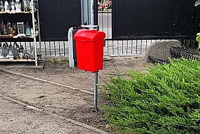 Widzisz taki pojemnik na cmentarzu. Oto, do czego służy-10424
