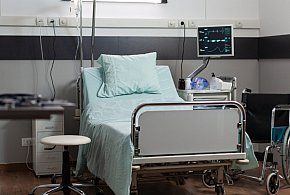 Lek wycofany z powodu zanieczyszczeń. W środku znaleziono fragmenty szkła-10465