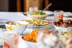 Polacy znów sięgną głębiej do kieszeni. Tyle wydają na świąteczne jedzenie-10731