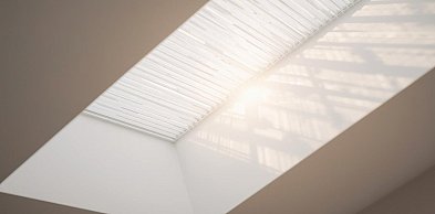 Żaluzje dachowe – jak opanować światło i temperaturę pod dachem