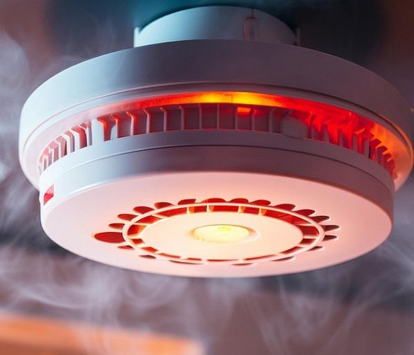 Rewolucja w przepisach pożarowych. Nowe obowiązki dla właścicieli domów i firm-10480