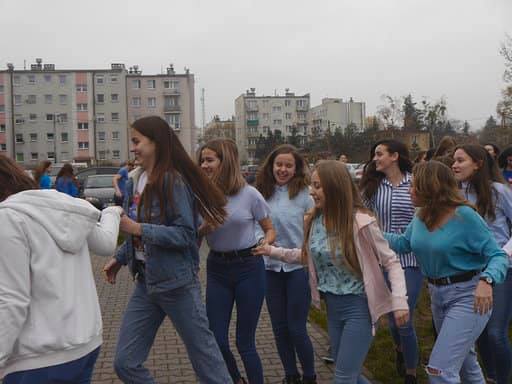 Licealiści świetnie się bawili w czasie obchodów Międzynarodowego Dnia Praw Dziecka/foto; LO Międzychód
